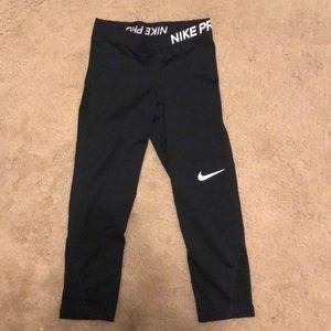 Nike pro capris leggings